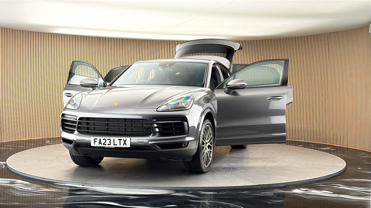 More views of Porsche Cayenne