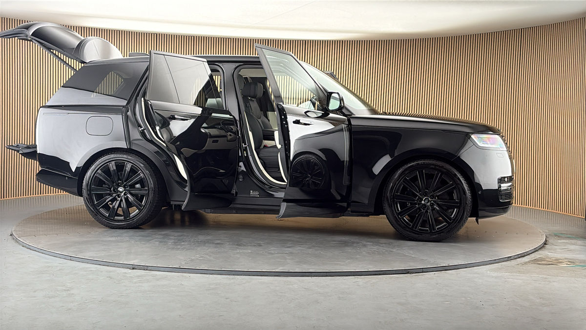 More views of Land Rover Range Rover