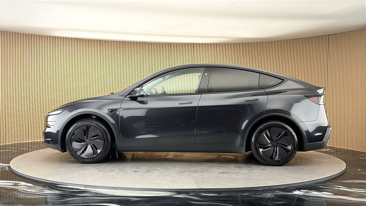 Tesla Model Y Image 15