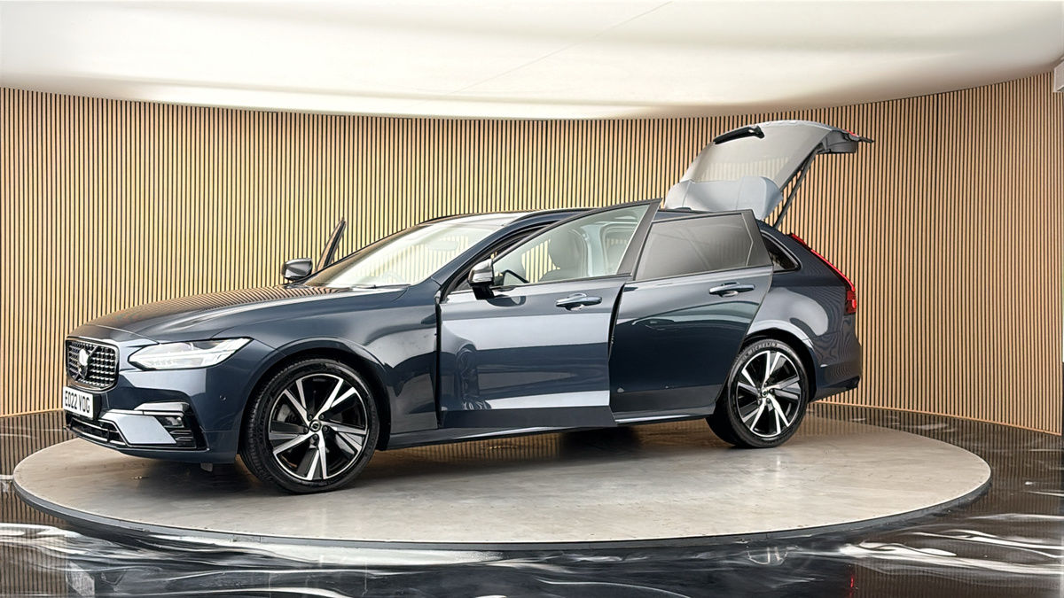 More views of Volvo V90