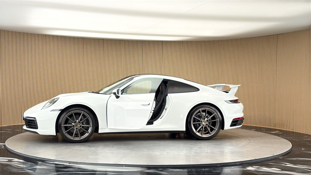More views of Porsche 911