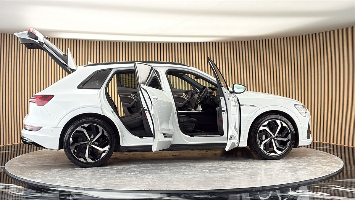 More views of Audi e-tron