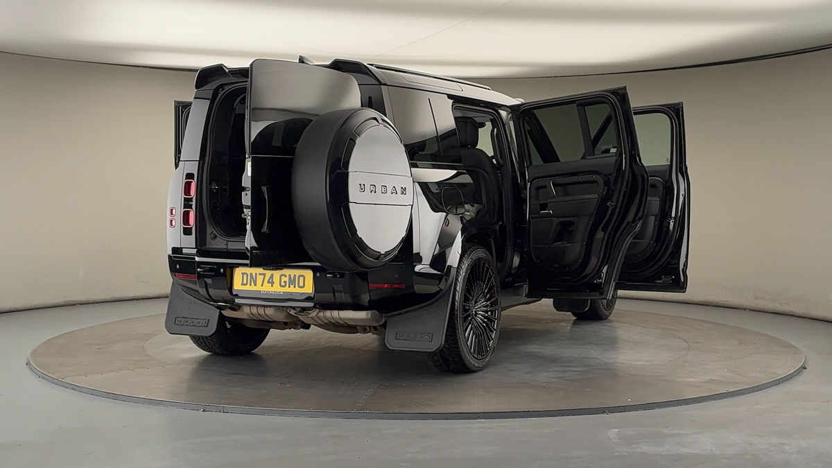 More views of Land Rover Defender 110