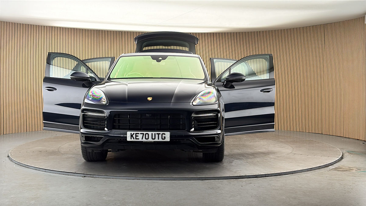More views of Porsche Cayenne