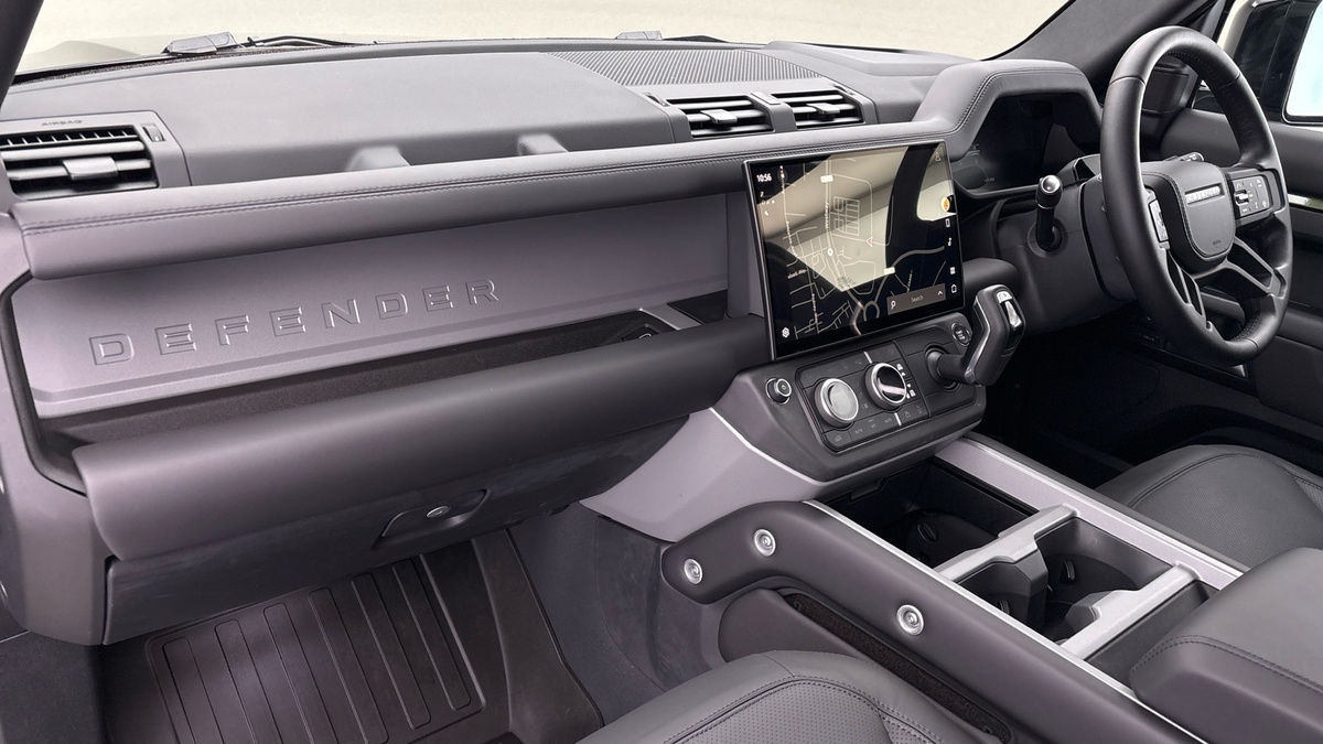 Land Rover Defender 90 Image 8