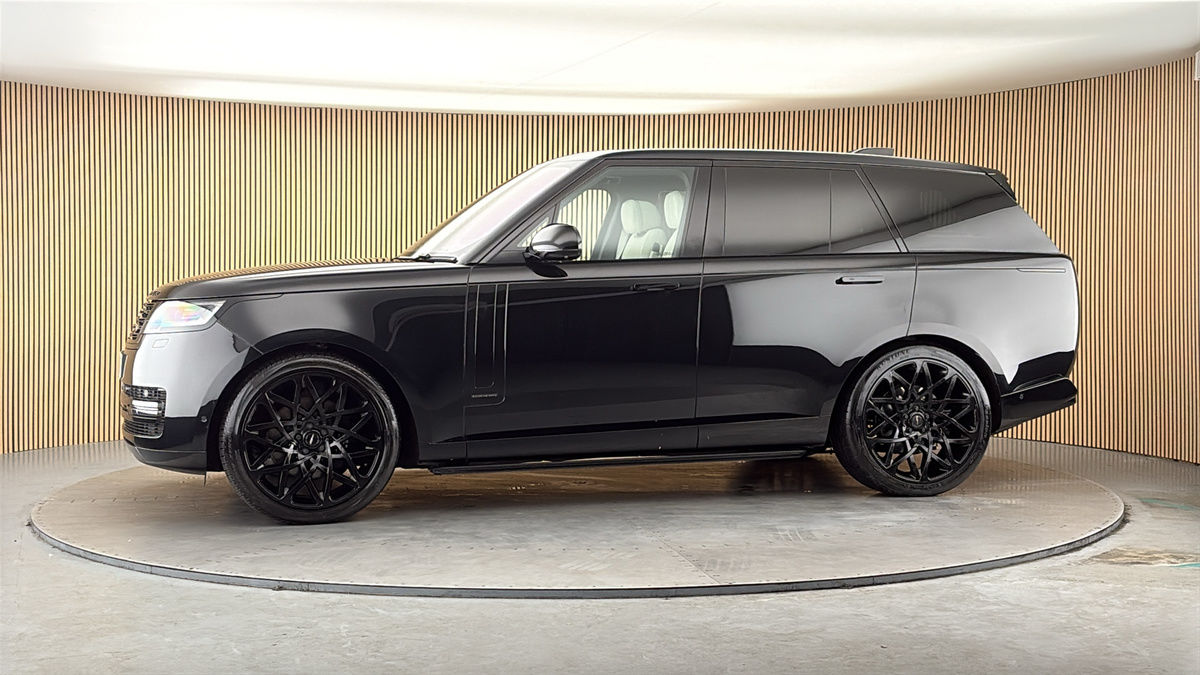 More views of Land Rover Range Rover