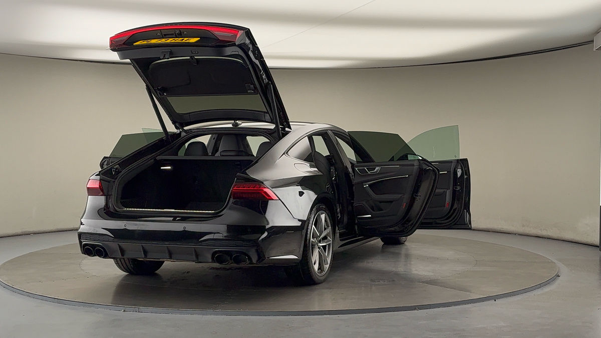 More views of Audi S7