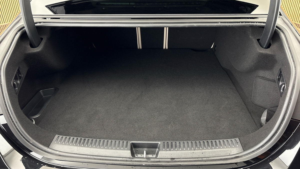 Mercedes-Benz E Class Image 11