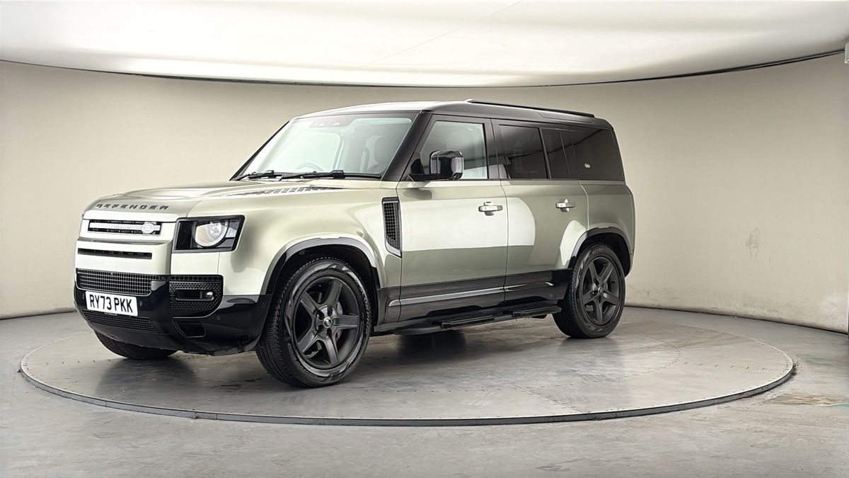 Land Rover Defender 110 Image 20