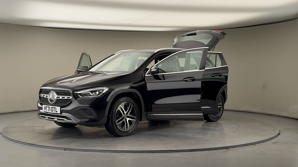 Mercedes-Benz GLA Image 22