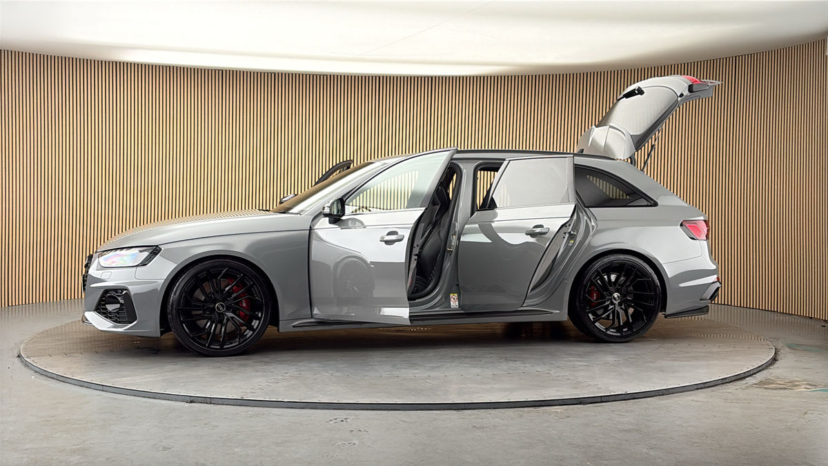 More views of Audi RS4 Avant
