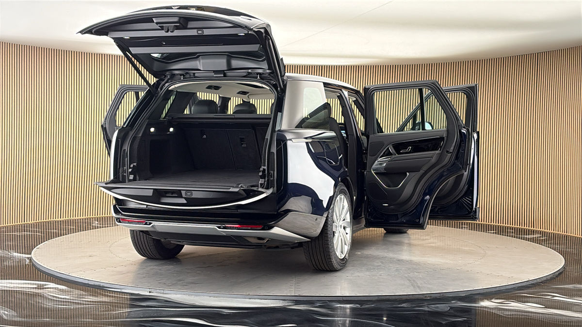 More views of Land Rover Range Rover