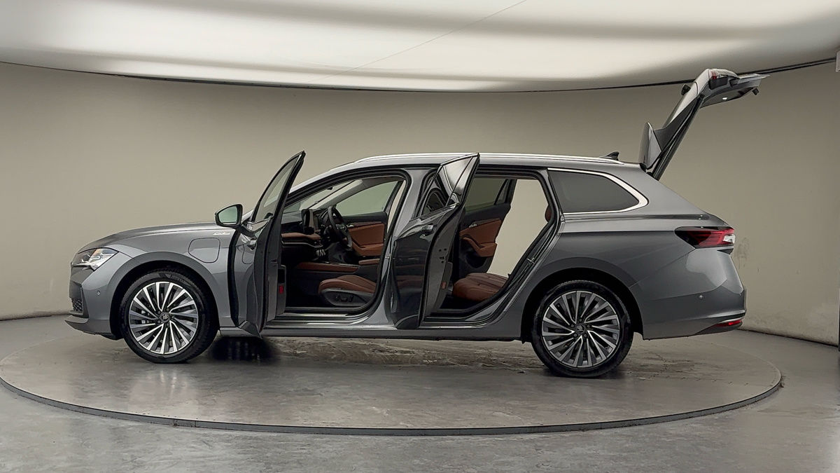 More views of Skoda Superb