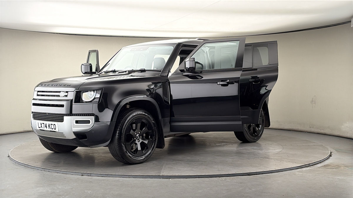 Land Rover Defender 110 Image 22