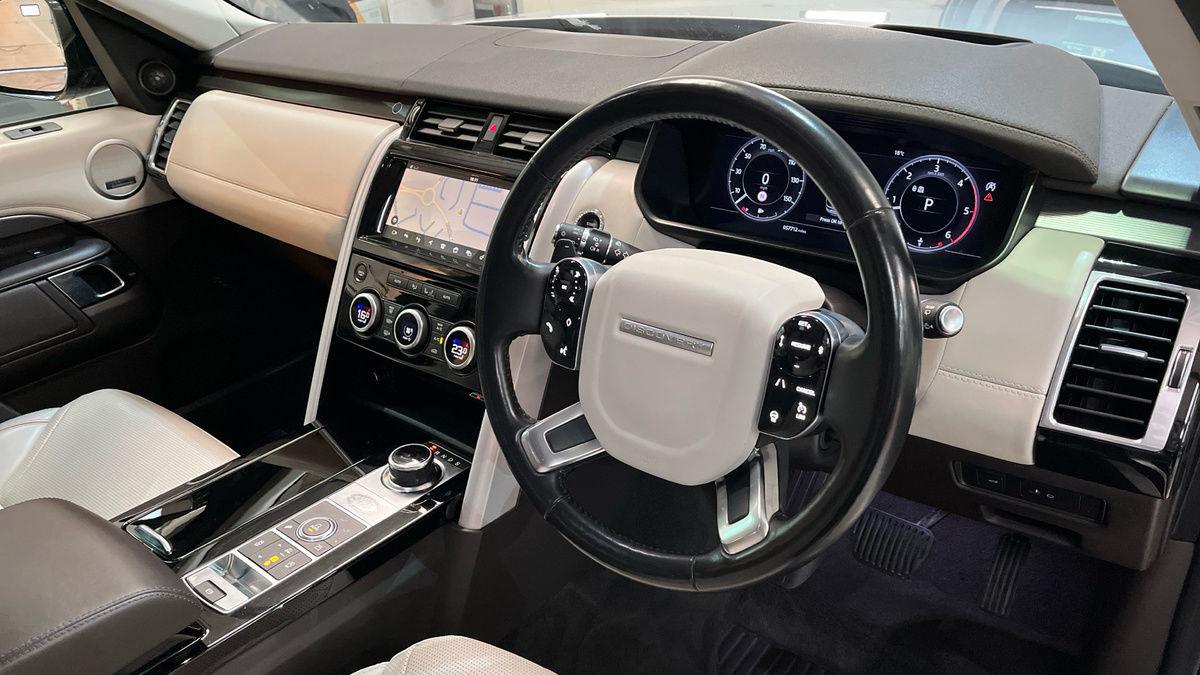 Land Rover Discovery Image 5