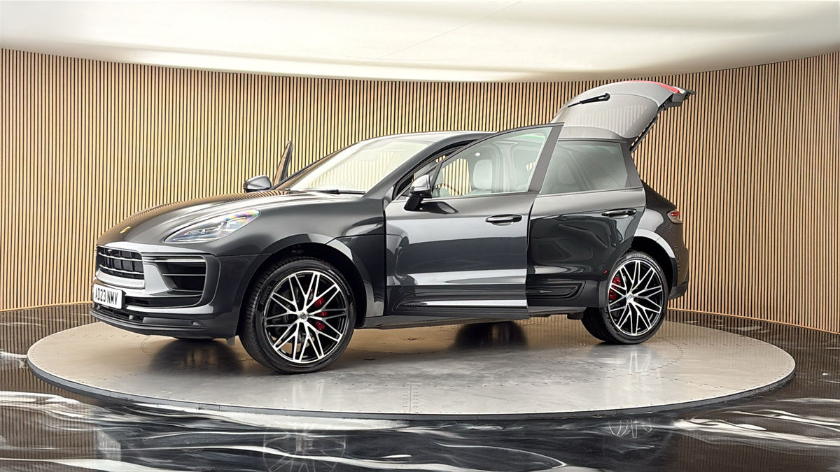 More views of Porsche Macan