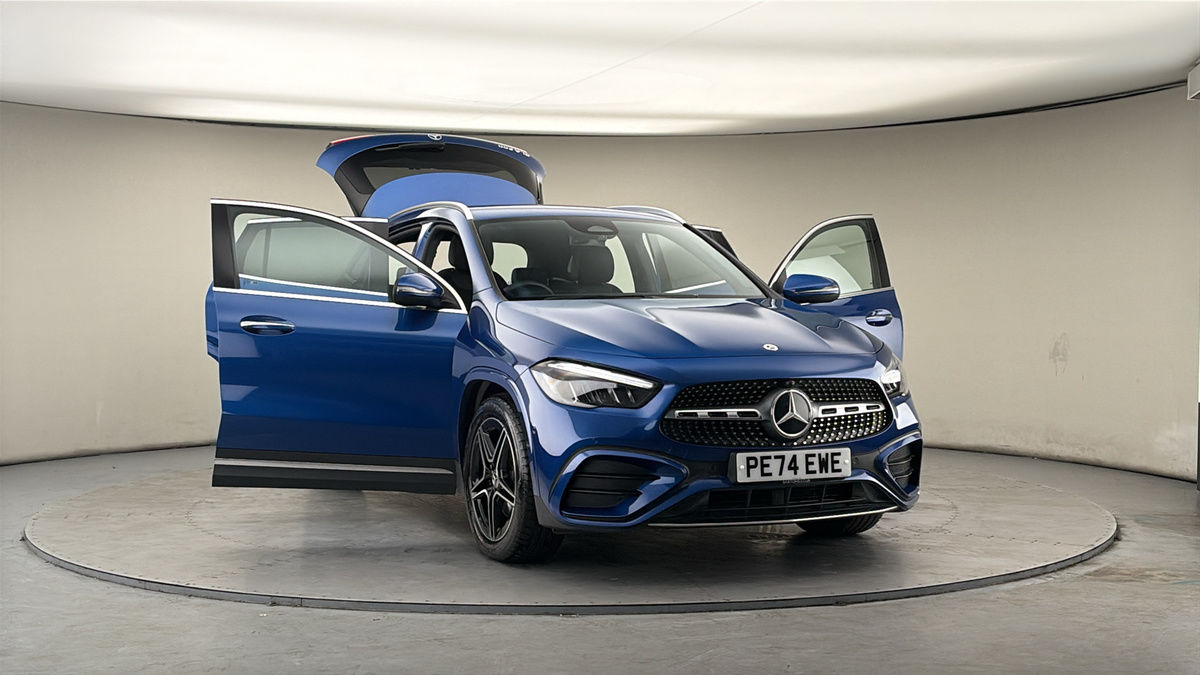More views of Mercedes-Benz GLA