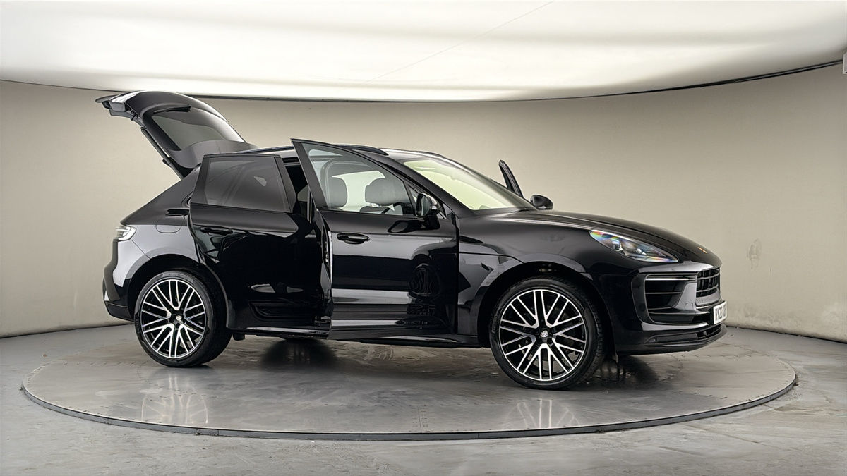 More views of Porsche Macan