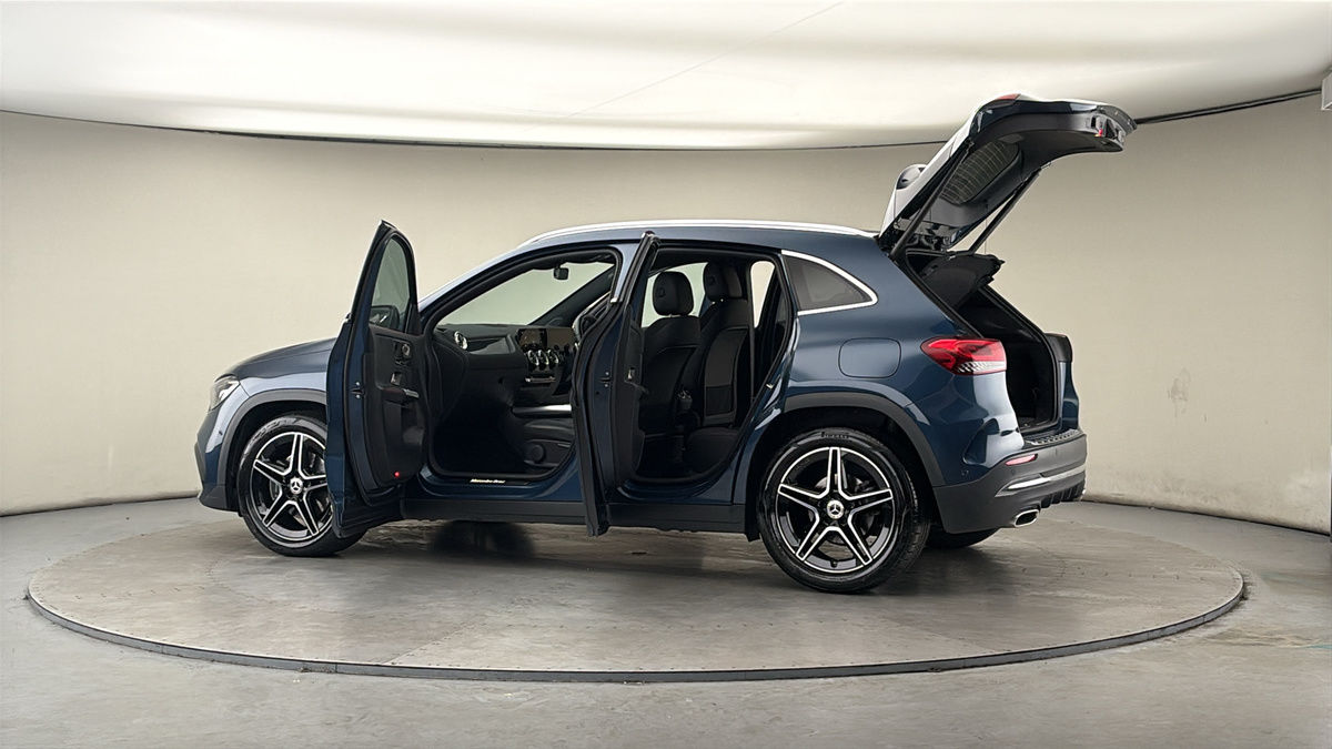 More views of Mercedes-Benz GLA