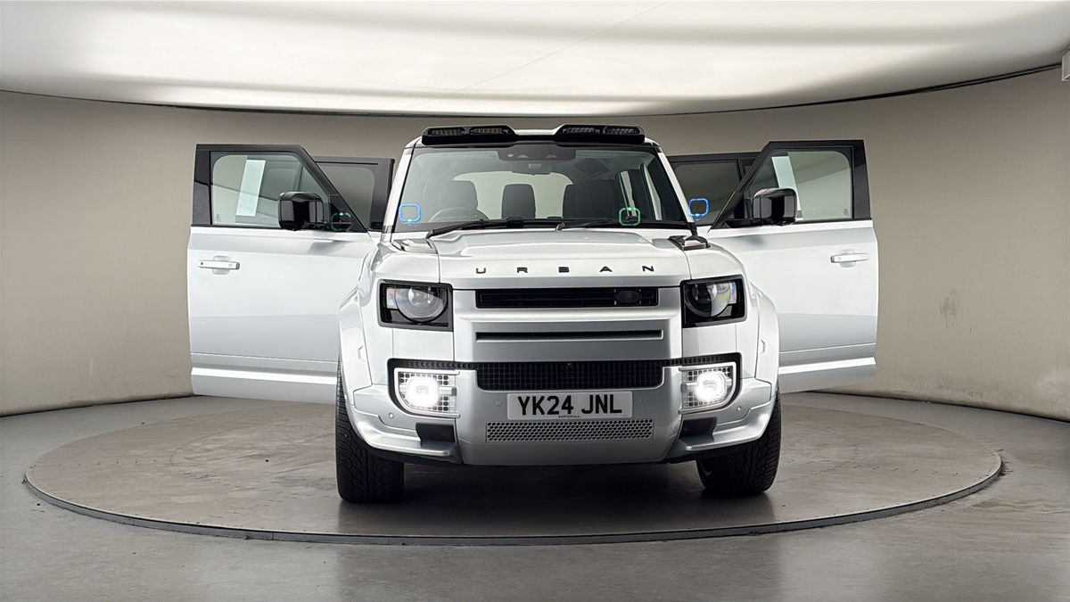 More views of Land Rover Defender 110