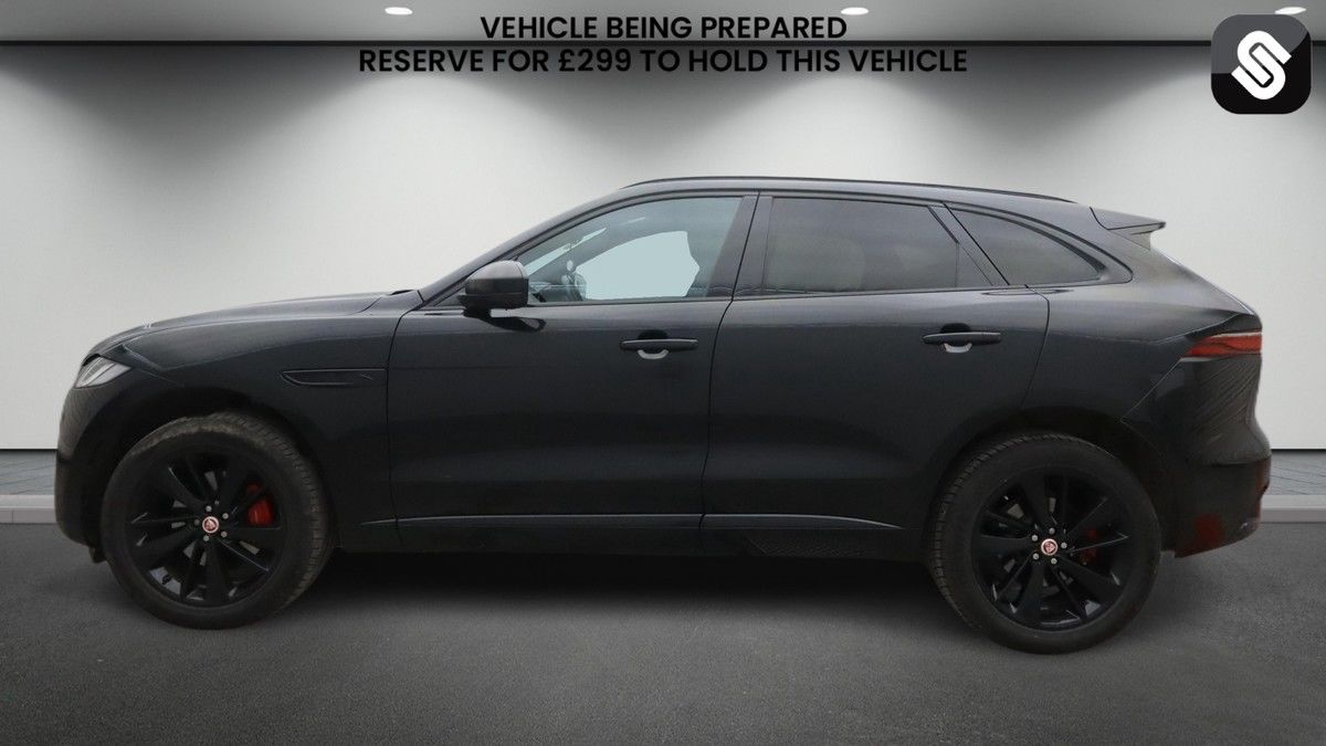 Jaguar F-PACE Image 6
