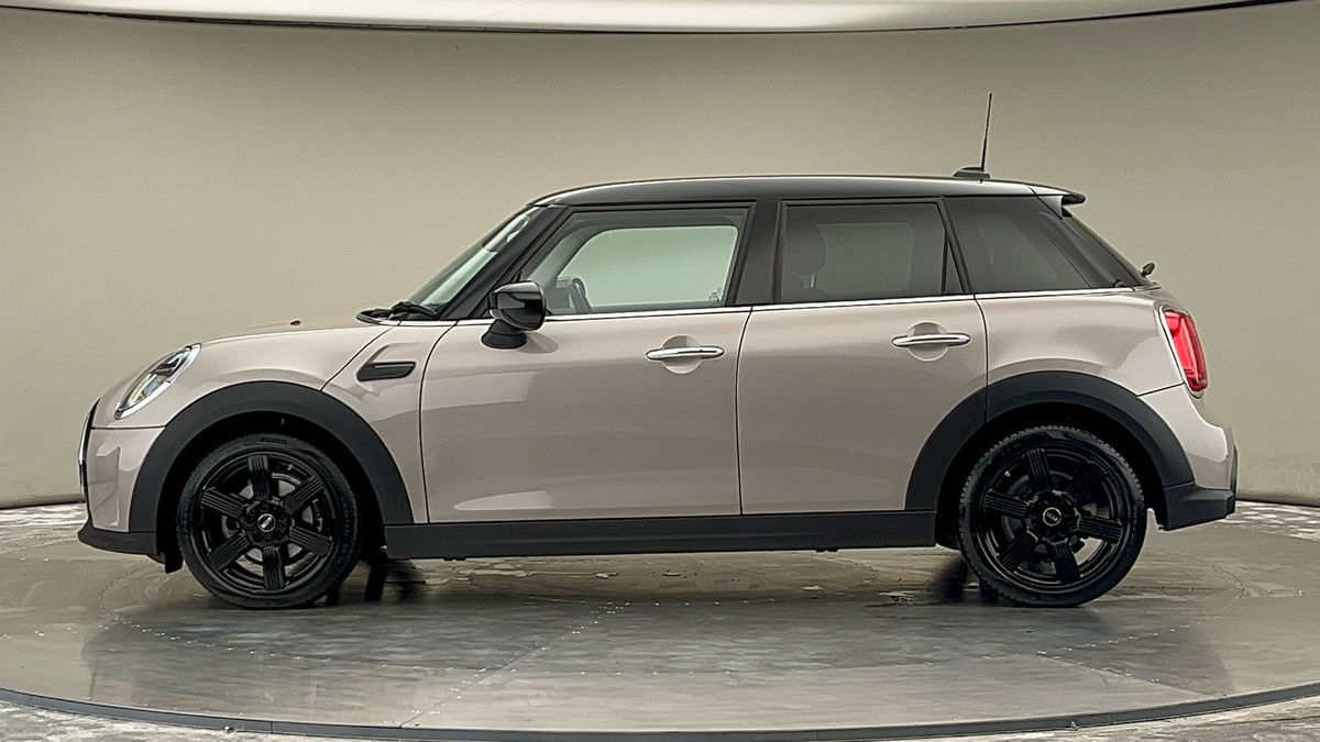 MINI Hatch Image 15