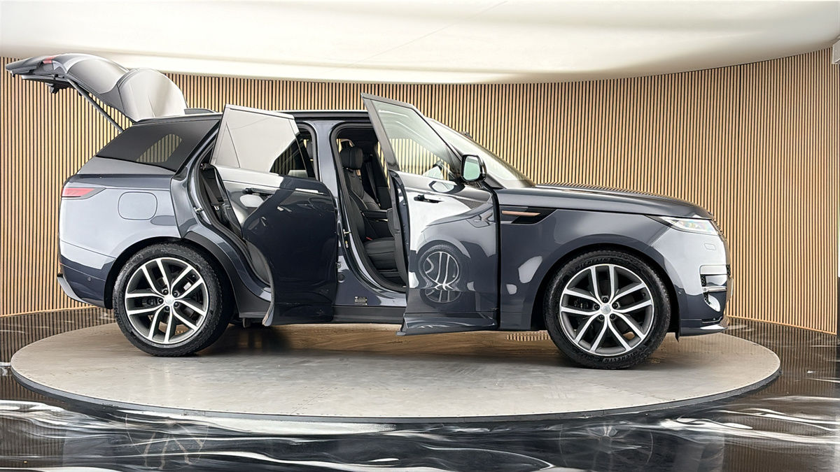 More views of Land Rover Range Rover Sport