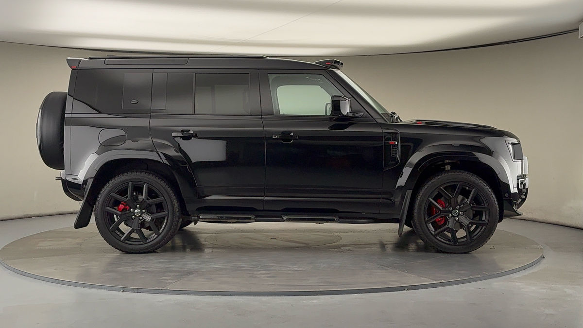 Land Rover Defender 110 Urban Image 31