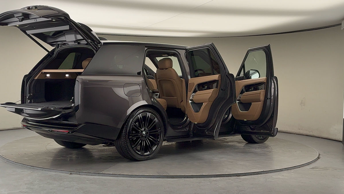 More views of Land Rover Range Rover