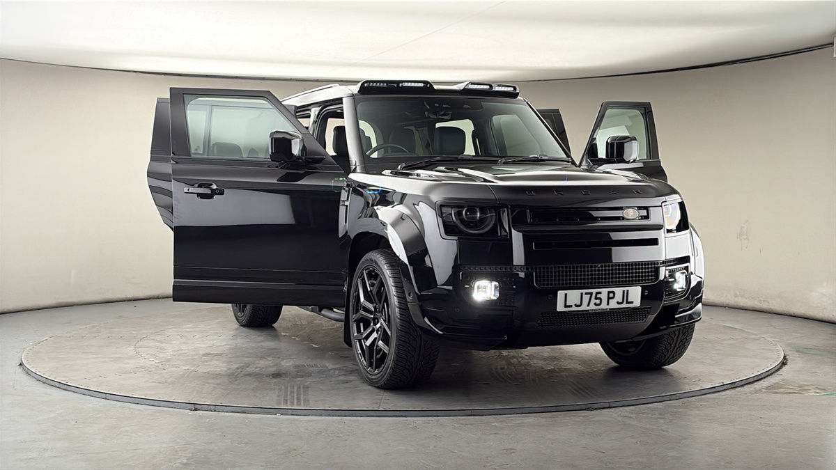 More views of Land Rover Defender 110