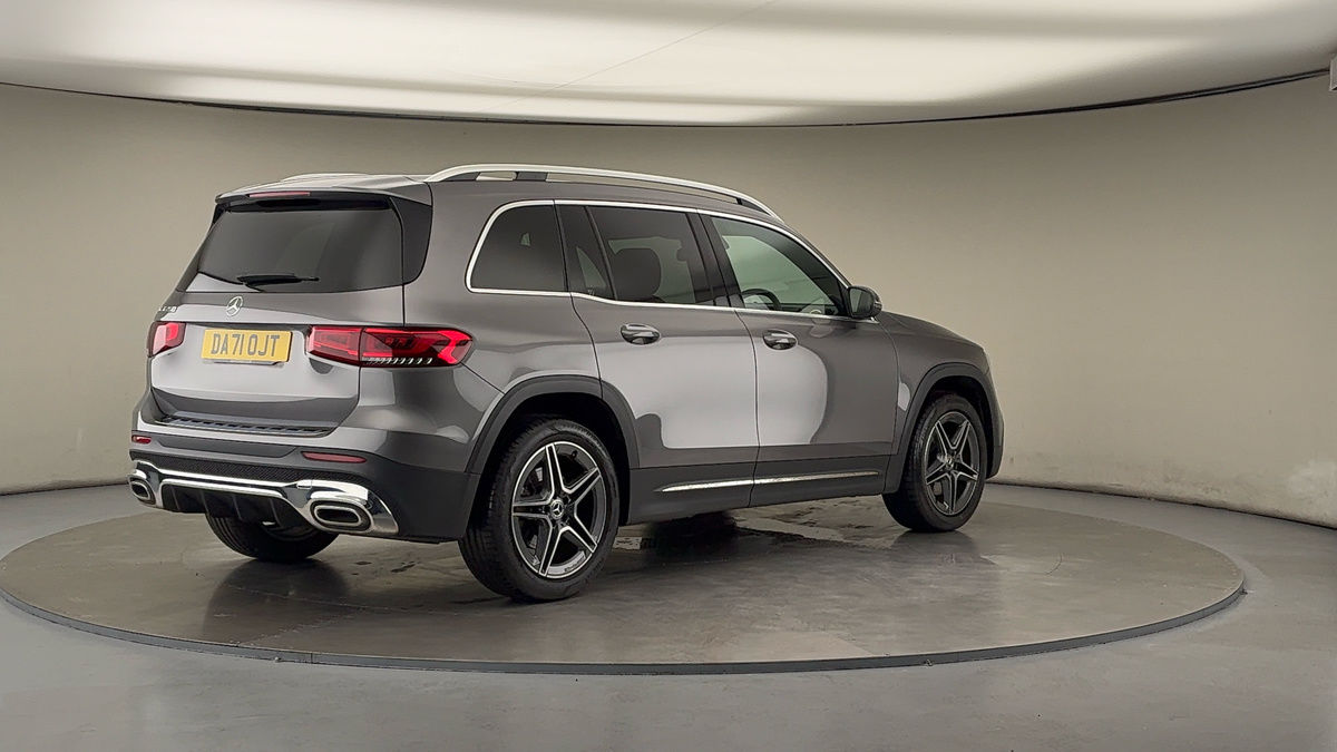 Mercedes-Benz GLB Image 21