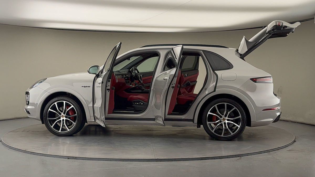 More views of Porsche Cayenne