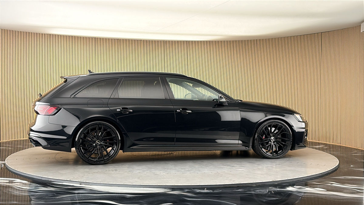 More views of Audi RS4 Avant