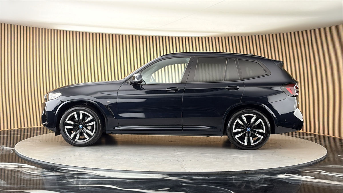 BMW iX3 Image 15