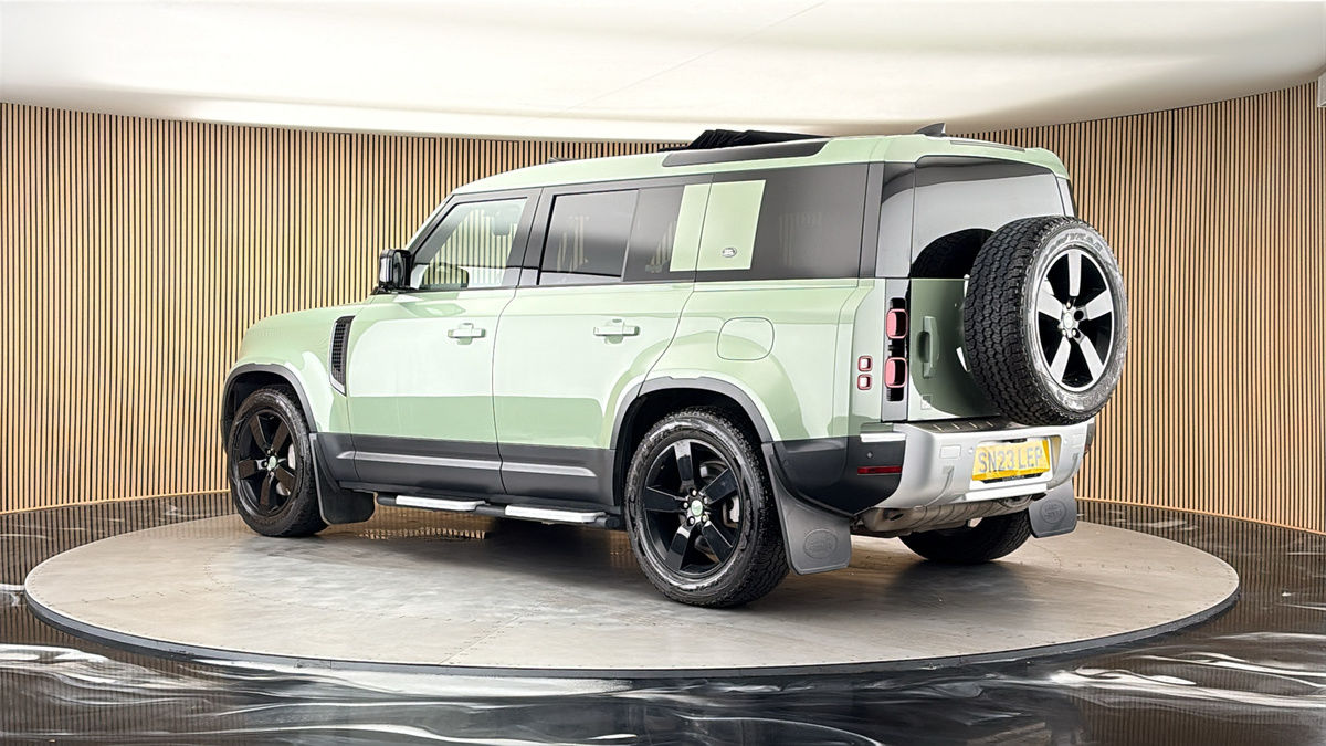 More views of Land Rover Defender 110