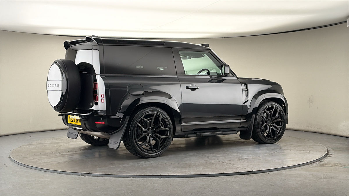 More views of Land Rover Defender 90