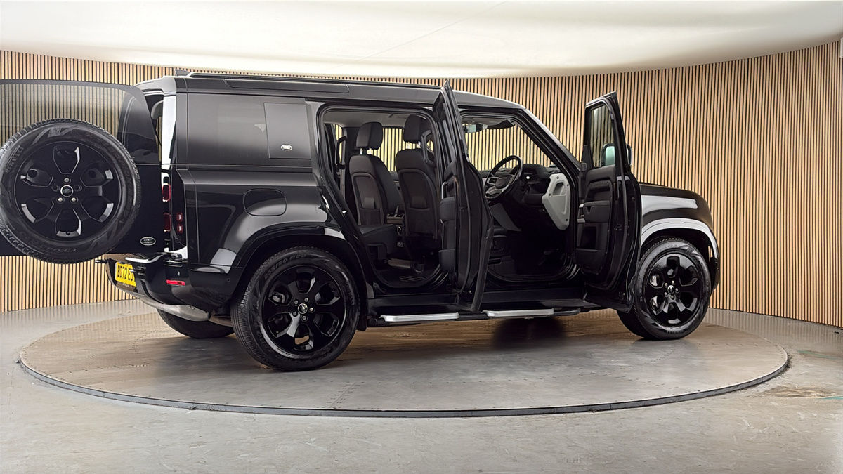 More views of Land Rover Defender 110