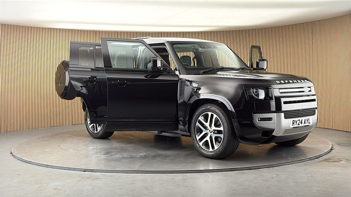 More views of Land Rover Defender 110