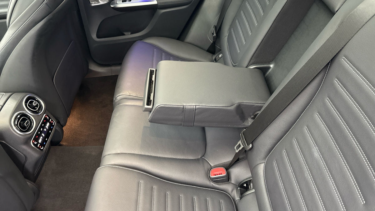 Mercedes-Benz GLC Image 9