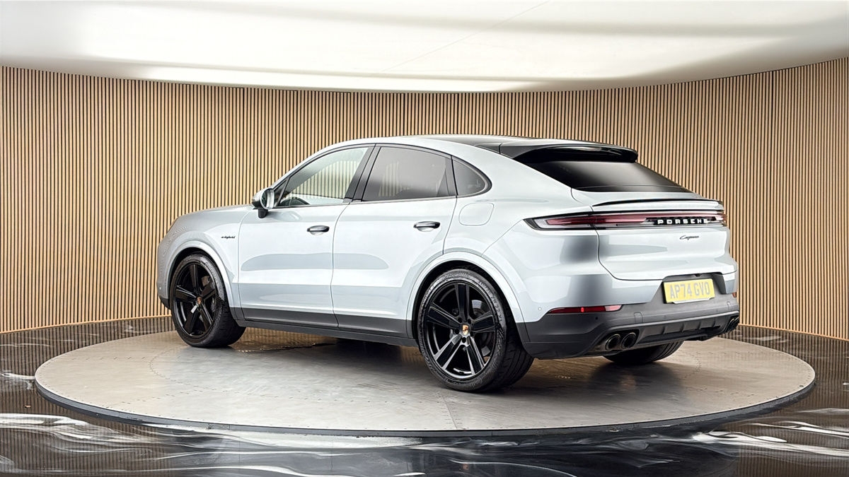 More views of Porsche Cayenne