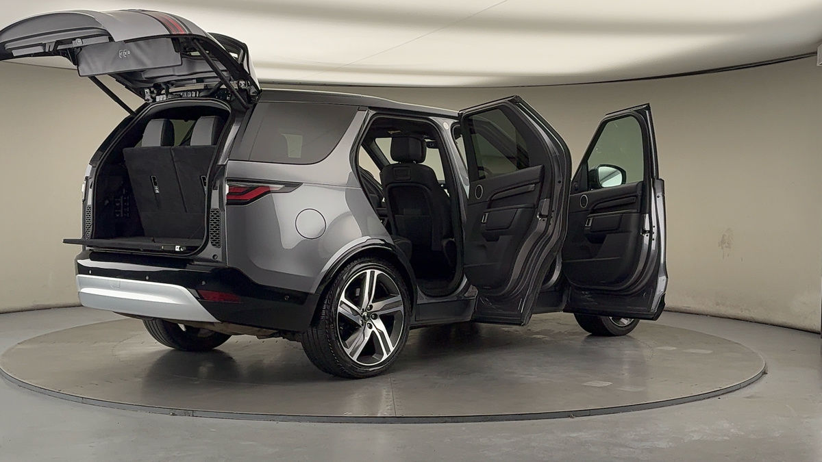 More views of Land Rover Discovery