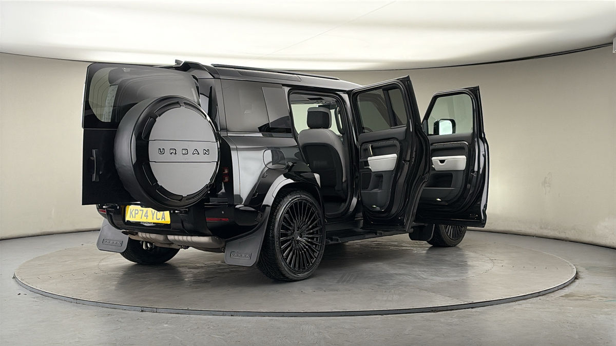 More views of Land Rover Defender 110