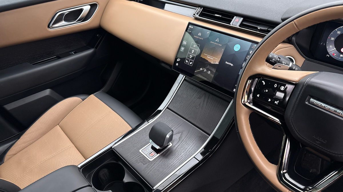 Land Rover Range Rover Velar Image 18