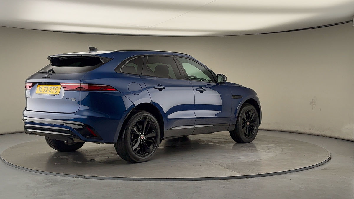 Jaguar F-PACE Image 21