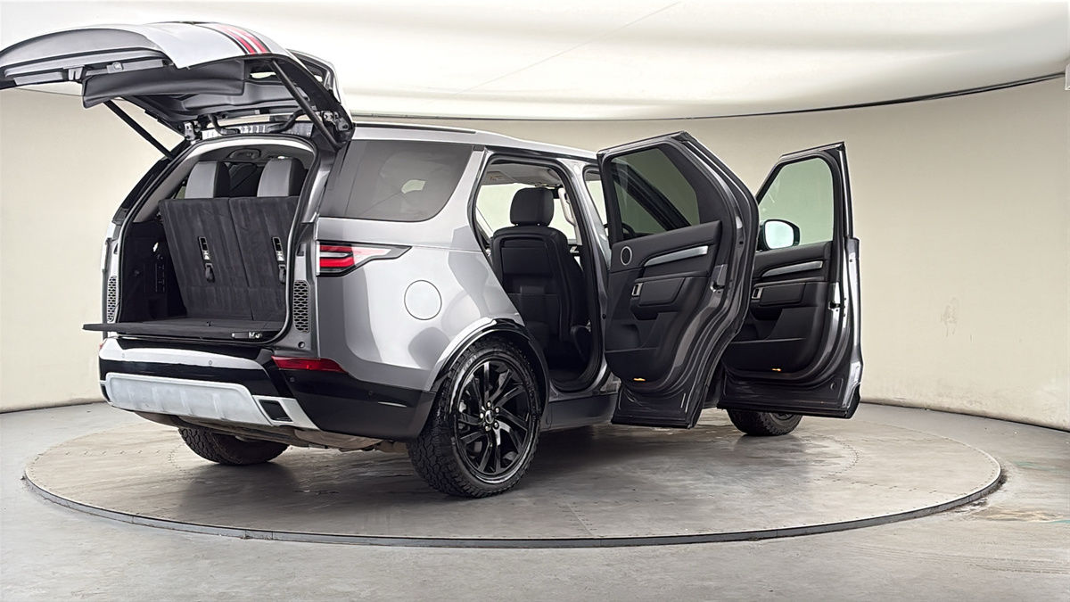 More views of Land Rover Discovery