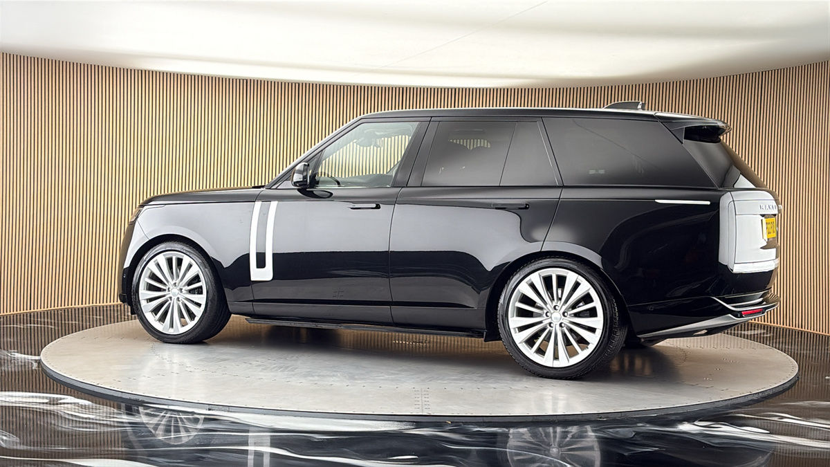 More views of Land Rover Range Rover