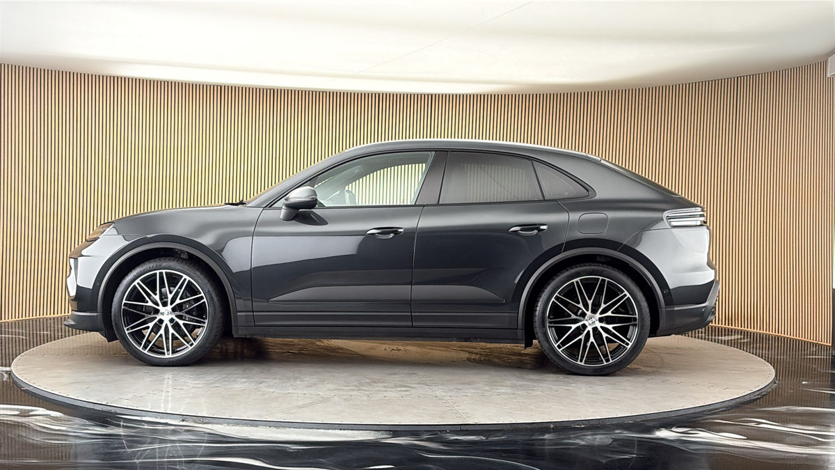 More views of Porsche Macan