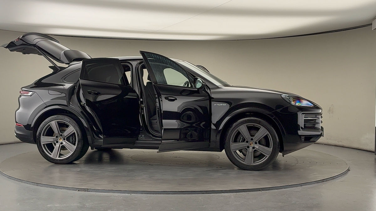 More views of Porsche Cayenne