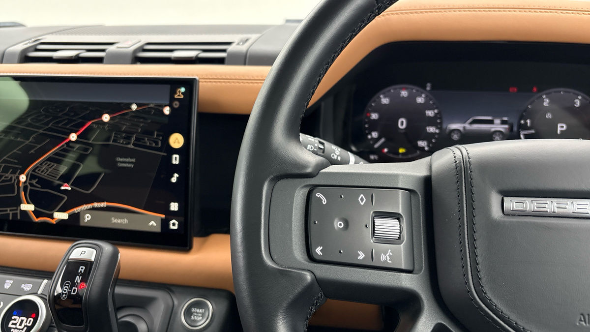 Land Rover Defender 110 Urban Image 13