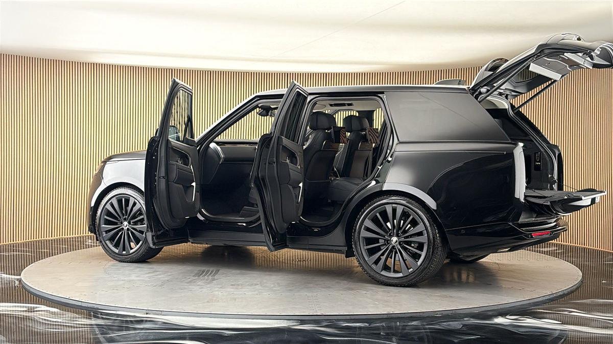 More views of Land Rover Range Rover